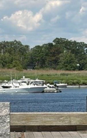 10 Zabriskie Dr E, Newburyport, MA 01950