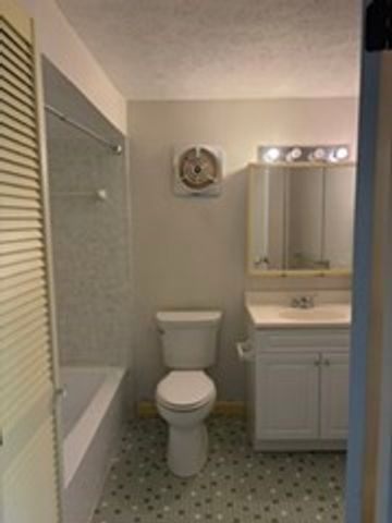 10 Zabriskie Dr E, Newburyport, MA 01950