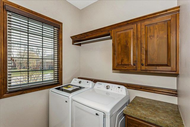 111 N City View St, Wichita, KS 67235