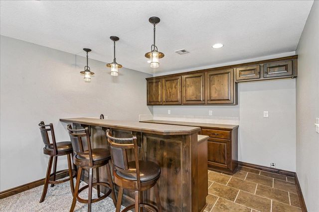 111 N City View St, Wichita, KS 67235