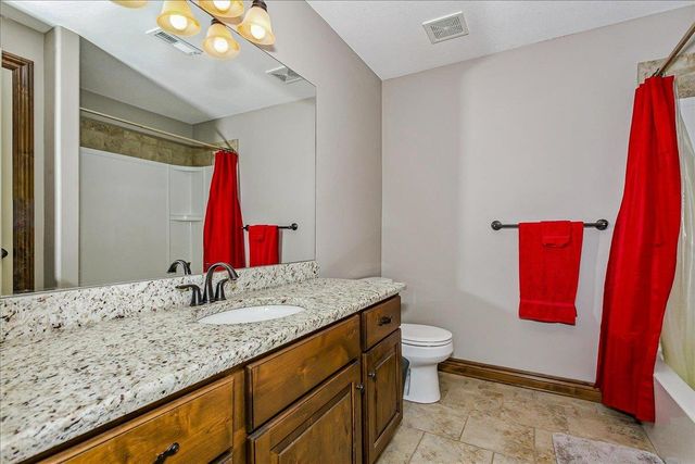 111 N City View St, Wichita, KS 67235