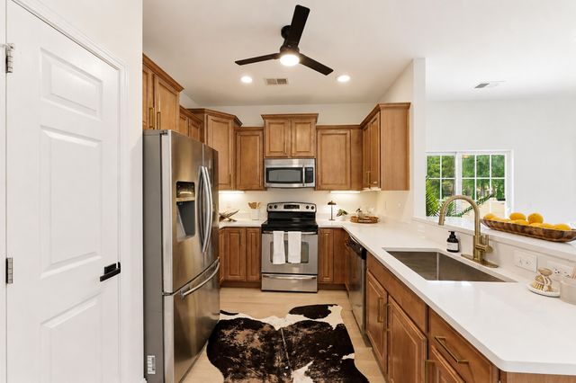 816 Hemingway Circle, Summerville, SC 29483