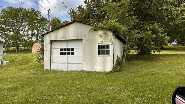 5567 Sparta Pike # B, Watertown, TN 37184