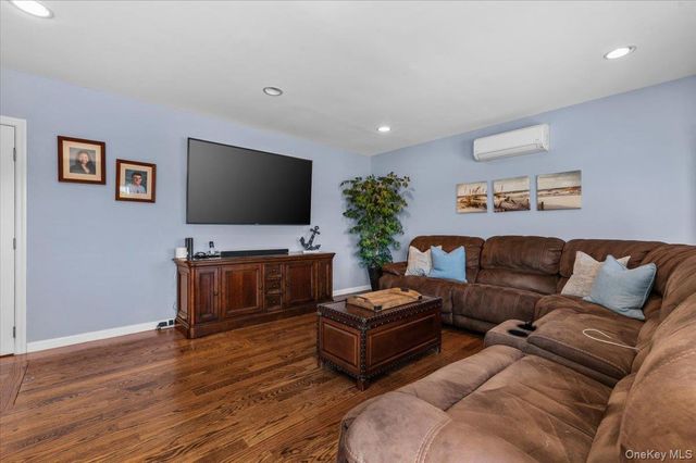 2968 Islip Court, Wantagh, NY 11793
