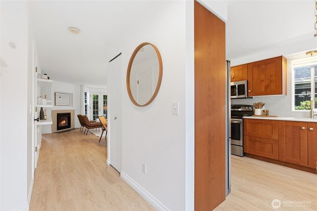 10273 NE 129th Lane, Kirkland, WA 98034