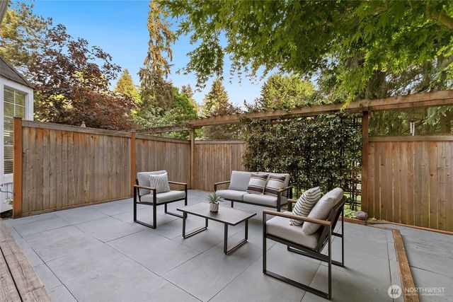 10273 NE 129th Lane, Kirkland, WA 98034
