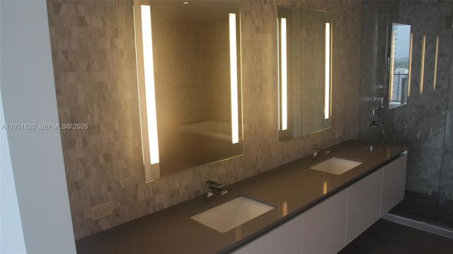 68 SE 6TH STREET 2308, Miami, FL 33131