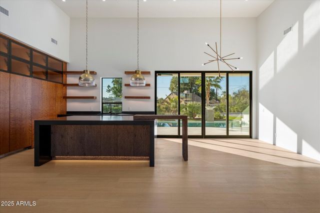 11420 N Scottsdale Road, Scottsdale, AZ 85254