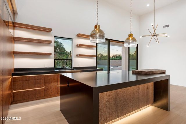 11420 N Scottsdale Road, Scottsdale, AZ 85254