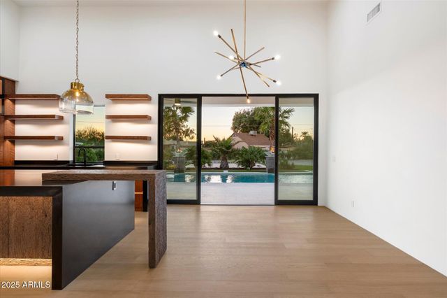 11420 N Scottsdale Road, Scottsdale, AZ 85254