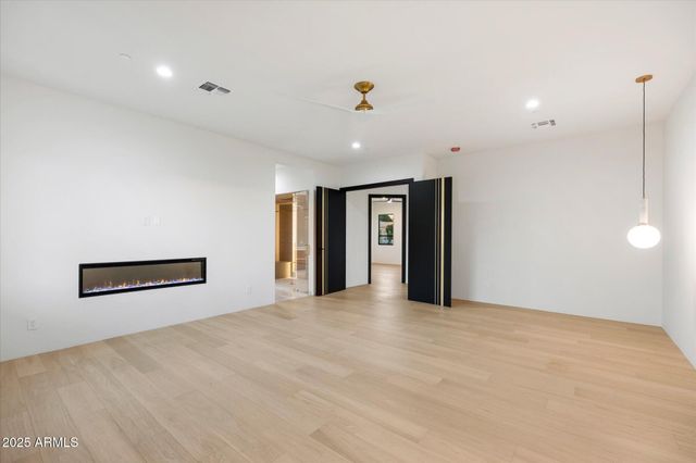 11420 N Scottsdale Road, Scottsdale, AZ 85254