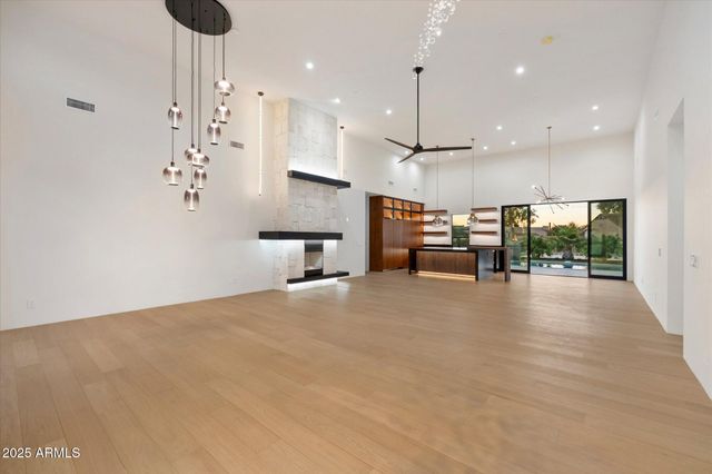 11420 N Scottsdale Road, Scottsdale, AZ 85254