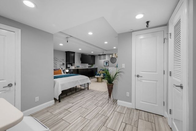 1 Melrose St. 1, Boston, MA 02116