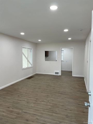 2421 Concord Street, Flint, MI 48504