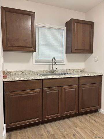 2421 Concord Street, Flint, MI 48504