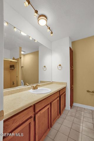 5302 Whispering Wind Drive, Clint, TX 79938