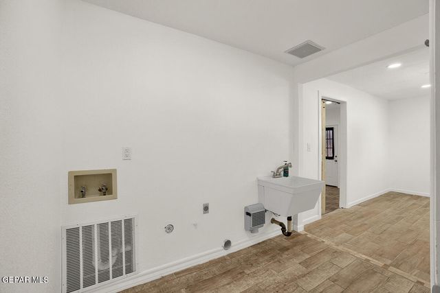 5302 Whispering Wind Drive, Clint, TX 79938