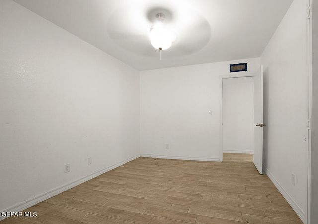 5302 Whispering Wind Drive, Clint, TX 79938