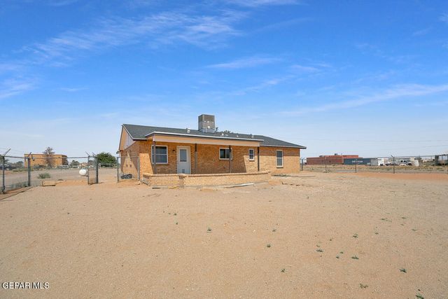 5302 Whispering Wind Drive, Clint, TX 79938