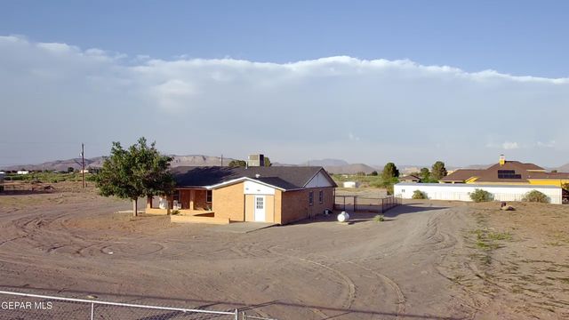 5302 Whispering Wind Drive, Clint, TX 79938