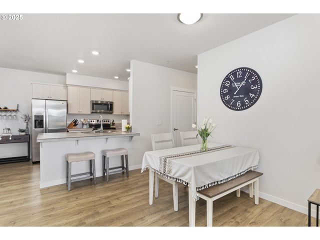 11715 Sw VALENCIA Ln 202, Wilsonville, OR 97070