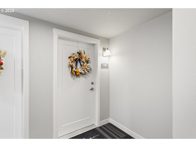 11715 Sw VALENCIA Ln 202, Wilsonville, OR 97070