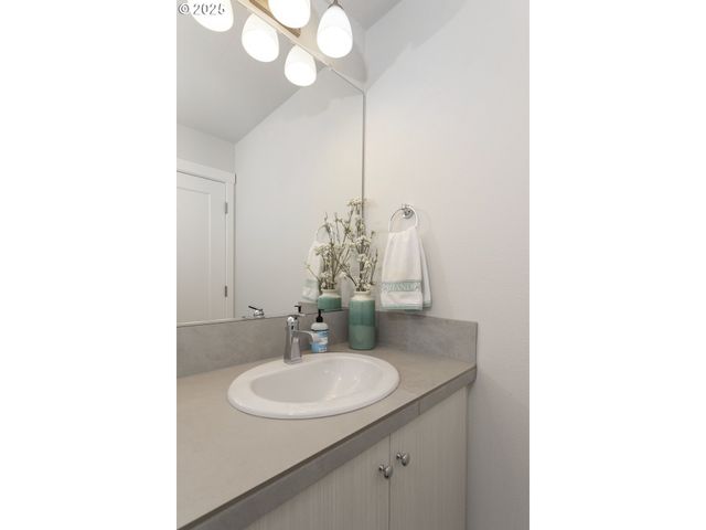 11715 Sw VALENCIA Ln 202, Wilsonville, OR 97070