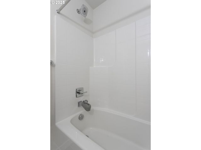 11715 Sw VALENCIA Ln 202, Wilsonville, OR 97070