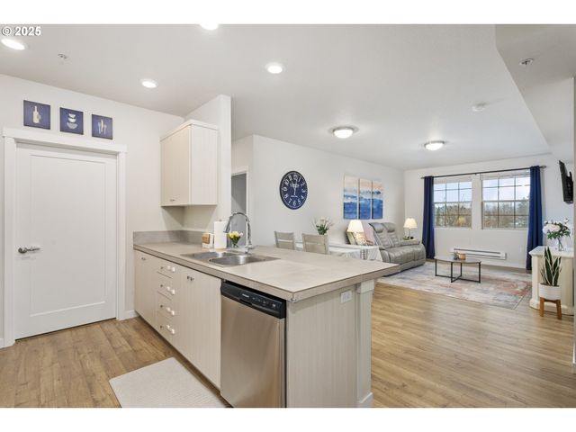 11715 Sw VALENCIA Ln 202, Wilsonville, OR 97070