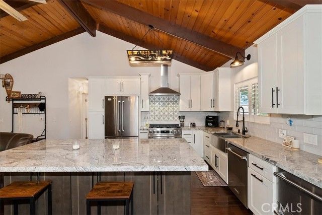 370 Weisshorn, Crestline, CA 92325