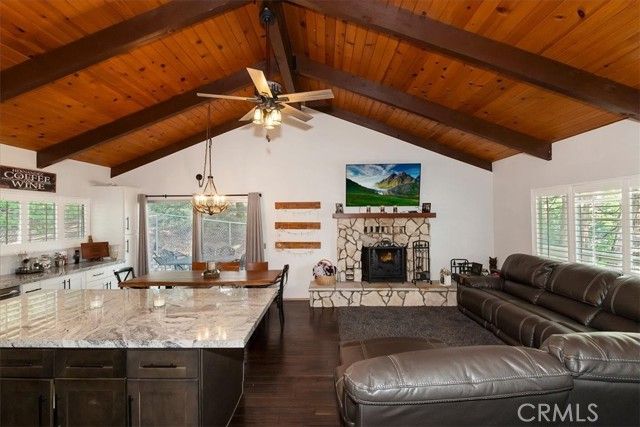 370 Weisshorn, Crestline, CA 92325