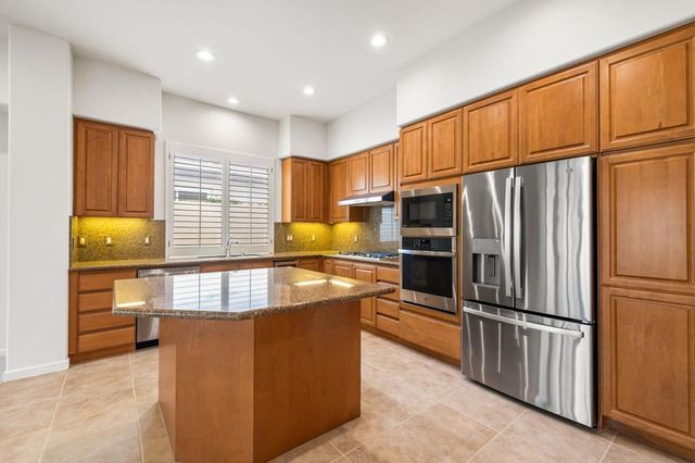 450 Gold Canyon Drive, Palm Desert, CA 92211