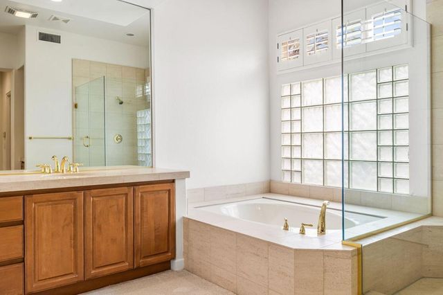 450 Gold Canyon Drive, Palm Desert, CA 92211