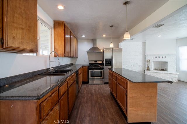 9047 10th, Hesperia, CA 92345