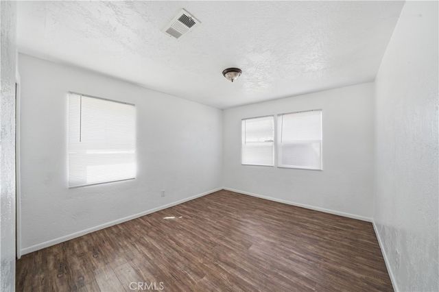 9047 10th, Hesperia, CA 92345