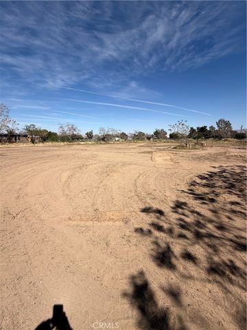 9047 10th, Hesperia, CA 92345