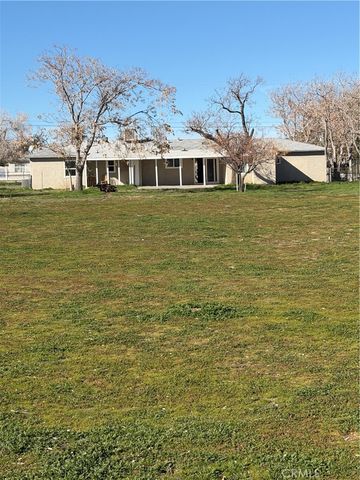 9047 10th, Hesperia, CA 92345