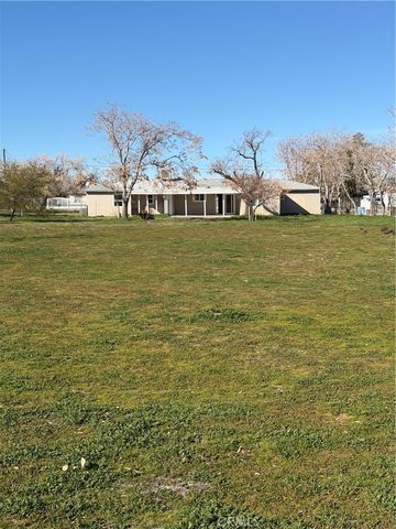 9047 10th, Hesperia, CA 92345