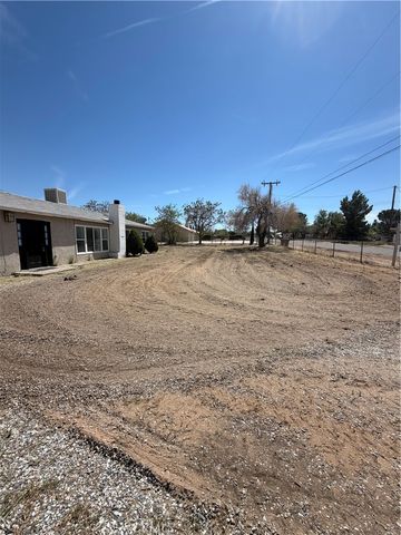 9047 10th, Hesperia, CA 92345