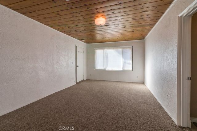 9047 10th, Hesperia, CA 92345