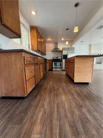 9047 10th, Hesperia, CA 92345