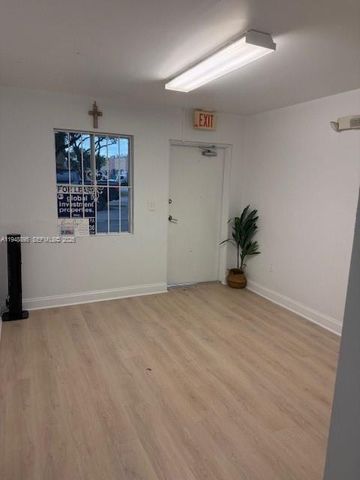 2285 W 80th St A-5, Hialeah, FL 33016