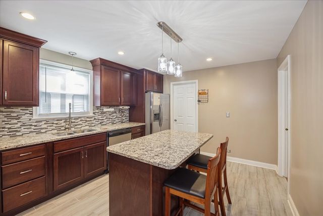 11004 Menard Avenue, Chicago Ridge, IL 60415