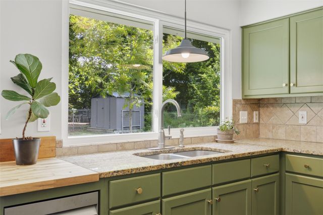 5307 King Henry DR, Austin, TX 78724