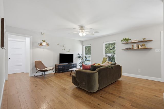 5307 King Henry DR, Austin, TX 78724