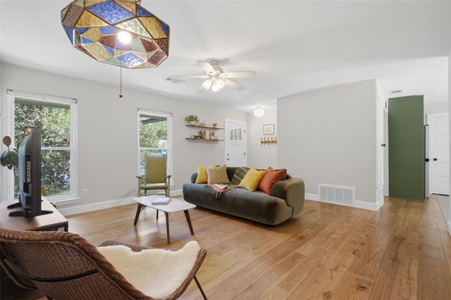 5307 King Henry DR, Austin, TX 78724