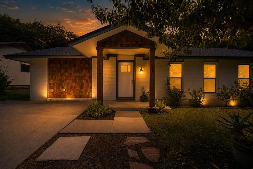 5307 King Henry DR, Austin, TX 78724