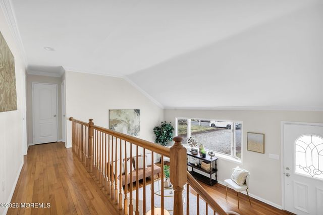 12 Karyn Terrace E, Middletown, NJ 07748