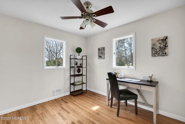 12 Karyn Terrace E, Middletown, NJ 07748