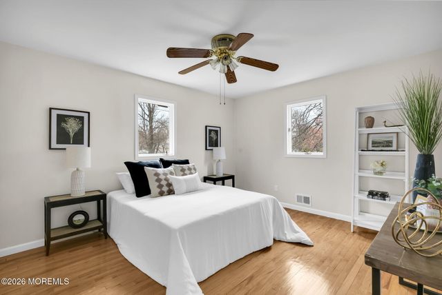 12 Karyn Terrace E, Middletown, NJ 07748